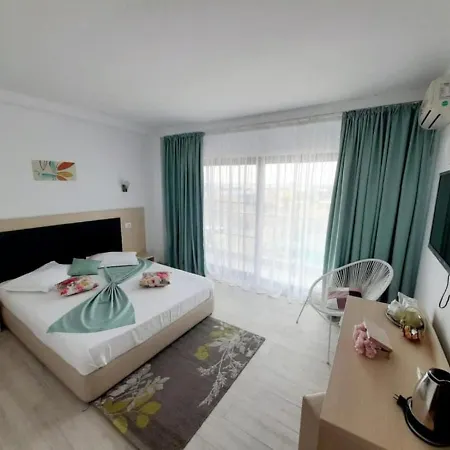 Emerald - Belona Daire *